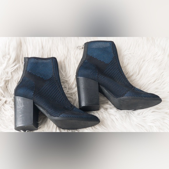 The WISHBONE COLLECTION navy & black net, chunky heel, women’s boots 8M - Picture 5 of 14